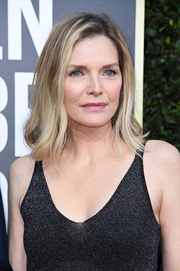 2020 2020 Golden Globe Awards - Red Carpet - Michelle Pfeiffer 01.jpg